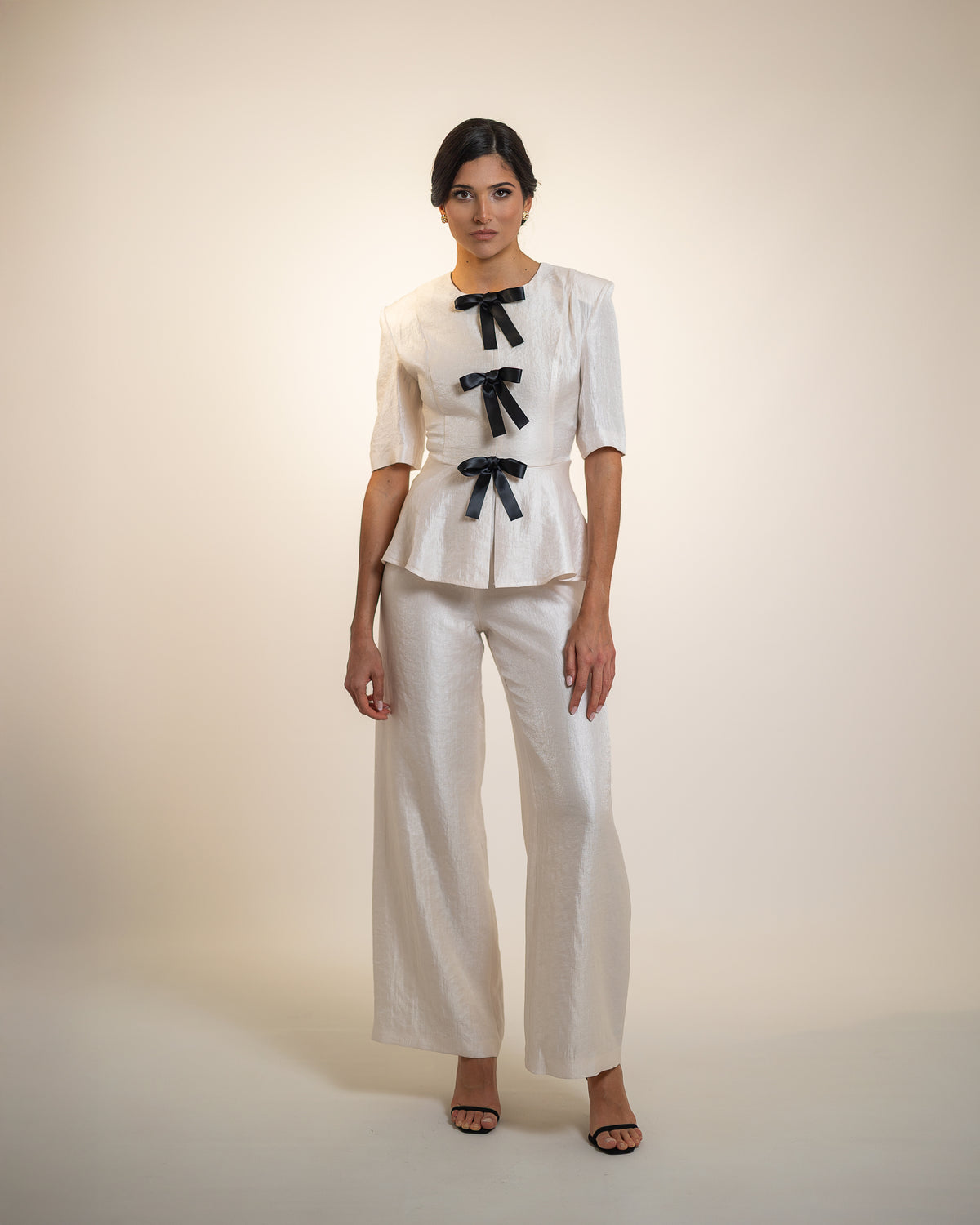 Conjunto Carmina - crema lazos